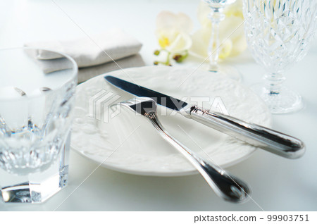 Table setting (image) 99903751