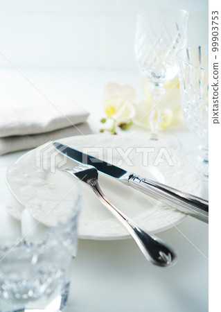 Table setting (image) Table setting (image) 99903753