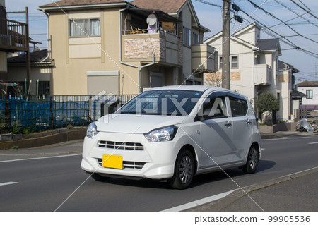 拉班輕型客車道路行駛 99905536