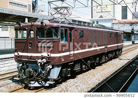 EF64 type electric locomotive being replaced at Takasaki (EF64 type 1001) EF64 type electric locomotive being replaced at Takasaki (EF64 type 1001) 99905652