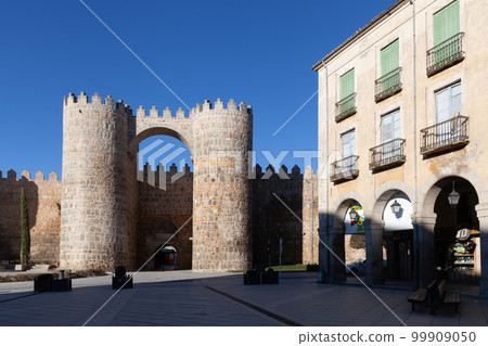 Gate in the ancient wall of Avila, Spain Gate in the ancient wall of Avila, Spain 99909050