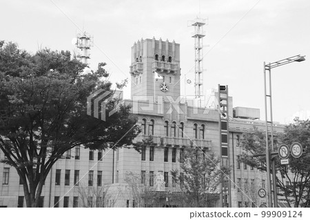 Kyoto City Hall Main Building (Nakagyo Ward, Kyoto City) Monochrome Kyoto City Hall Main Building (Nakagyo Ward, Kyoto City) Monochrome 99909124