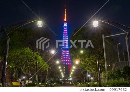 “東京”東京塔在無限鑽石面紗中點亮 99917682