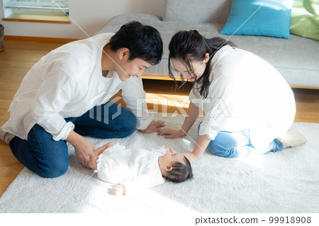 Family baby 99918908
