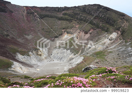 The vast crater of Ohachi on Mt. Takachiho 99919823