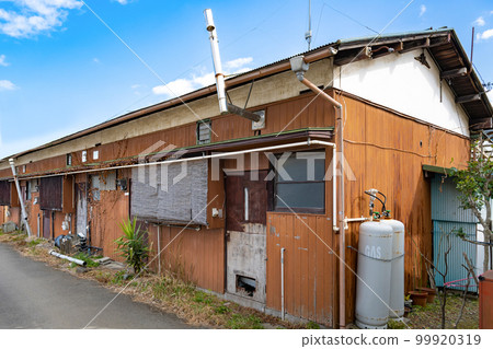 一層廢棄的房子 99920319