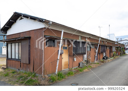 一層廢棄的房子 99920324