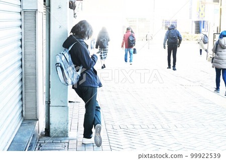 站區行人/抽像圖/散景表情 站區行人/抽像圖/散景表情 99922539