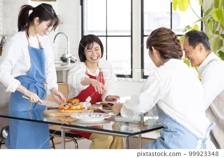 enjoy eating cake at home 99923348