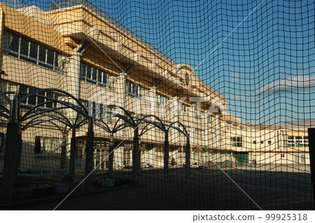 在公園散步 99925318