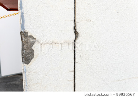 裂縫，剝落，建築，混凝土，裂縫，外牆，室外，污垢，建築，圍欄，外牆，損壞 99926567