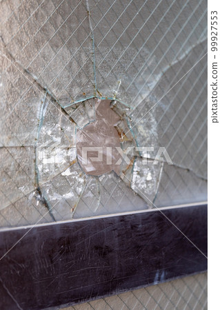 Thief, police, glass, trespassing, glass, crime prevention, key, locking, unlocking, theft, crime, security, aluminum sash 99927553