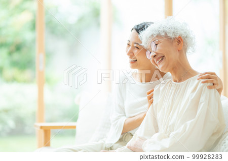 good mother and daughter image 99928283
