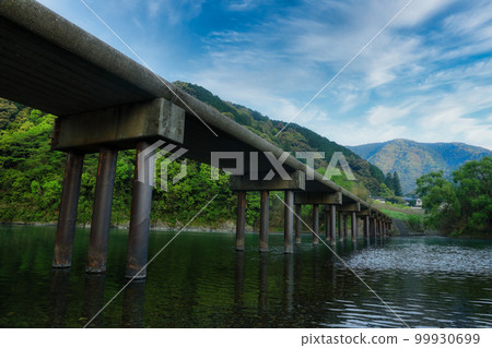 Katsuma subsidence bridge over the Shimanto River, one of Japan's three clearest streams, Kochi Prefecture Katsuma subsidence bridge over the Shimanto River, one of Japan's three clearest streams, Kochi Prefecture 99930699