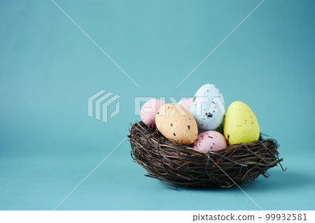 Dotted Easter Eggs In Easter Basket Or Nest Dotted Easter Eggs In Easter Basket Or Nest 99932581