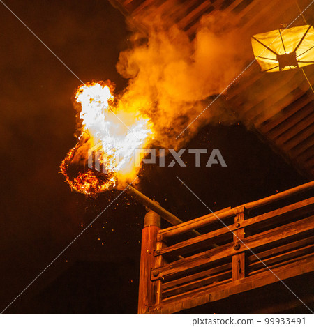 Traditional events that bring spring to the ancient city of Nara 2023 Todaiji Nigatsu-do Omizutori (Shuni-e) Otaimatsu ⑬ Traditional events that bring spring to the ancient city of Nara 2023 Todaiji Nigatsu-do Omizutori (Shuni-e) Otaimatsu ⑬ 99933491