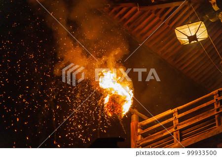 Traditional events that bring spring to the ancient capital of Nara2023Todaiji Nigatsu-do Omizutori (Shuni-e) Otaimatsu ㉒ Traditional events that bring spring to the ancient capital of Nara2023Todaiji Nigatsu-do Omizutori (Shuni-e) Otaimatsu ㉒ 99933500