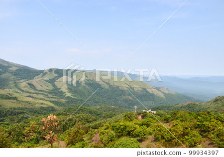 Mullayangiri range of mountains in Chikmagalur, India 99934397