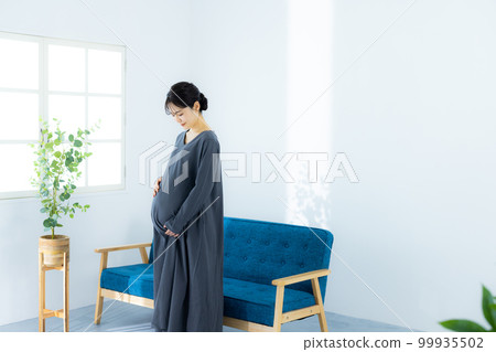 Maternity image 99935502