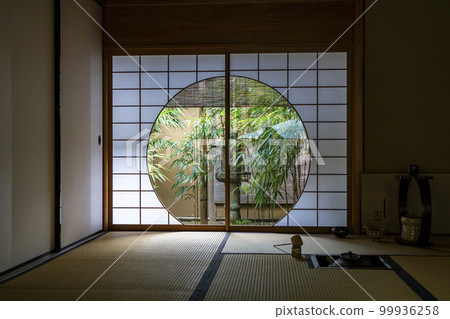 [神奈川縣]鎌倉市Ichijo Ekan Sanso的圓窗 99936258