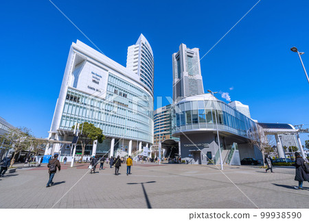 Yokohama cityscape in Japan We look at Yokohama landmark towers from Sakuragicho station square 99938590