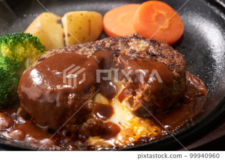 hot cheese hamburger 99940960