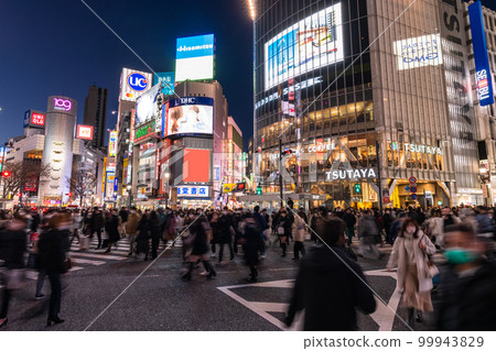  “東京”澀谷站前廣場，爭奪路口 99943829