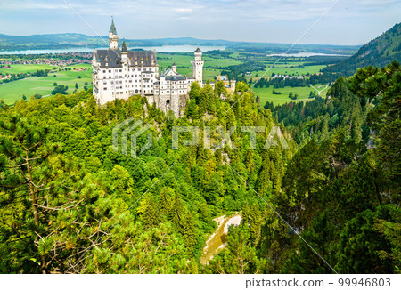 View of Neuschwanstein Castle in southwest Bavaria, Germany View of Neuschwanstein Castle in southwest Bavaria, Germany 99946803