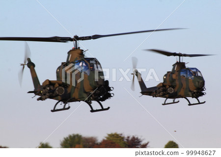 AH-1S戰鬥直升機在立川防災航空節上進行示範飛行 AH-1S戰鬥直升機在立川防災航空節上進行示範飛行 99948627