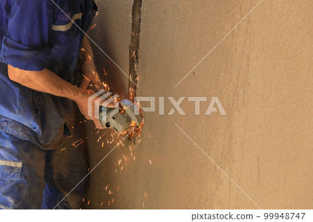 Wire casing in empty new house 99948747