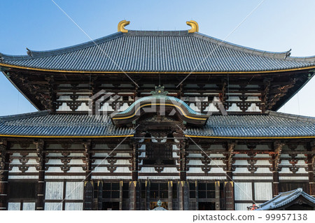日本奈良縣奈良市奈良公園東大寺大佛殿 99957138