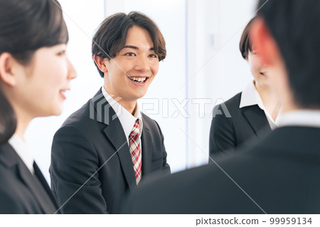 小組討論求職學生求職 小組討論求職學生求職 99959134