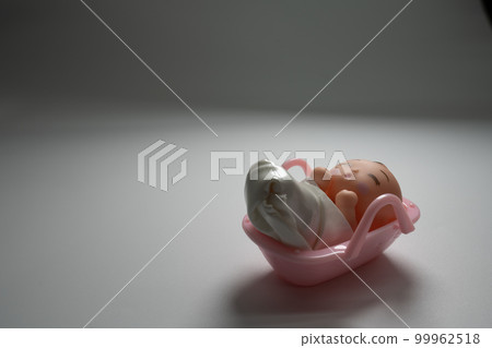 Image of a neglected baby Image of a neglected baby 99962518