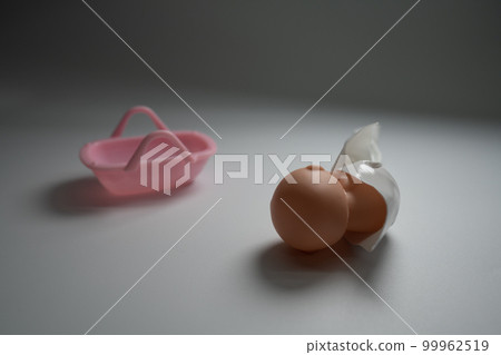 Image of a neglected baby Image of a neglected baby 99962519