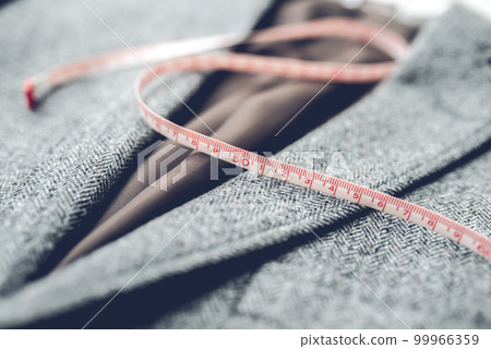 measure and costume 99966359