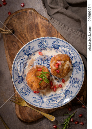Rabanadas poveiras with sugar and cinnamon Rabanadas poveiras with sugar and cinnamon 99966954