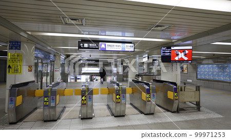 Osaka Metro四橋線西梅田站中間檢票口 99971253