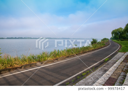 從中之島眺望谷中湖渡良瀨水庫清晨的景色 99978417