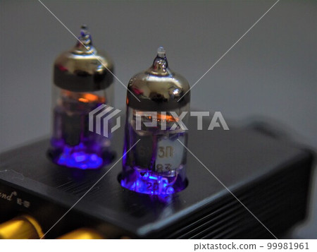 通過經典音頻真空管放大器的藍光享受音樂 99981961