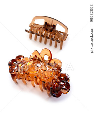 Hair accessories, tortoiseshell design barrette (barrette) white background Hair accessories, tortoiseshell design barrette (barrette) white background 99982098