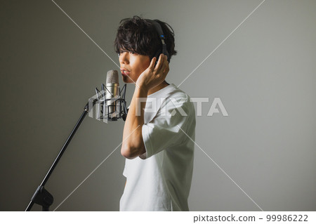 Male vocalist list 99986222