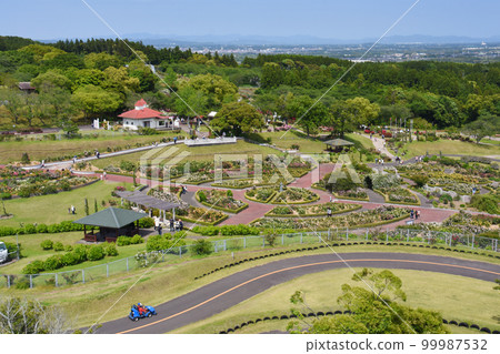 Rose garden and go-kart seen from Kirishimagaoka Park 99987532