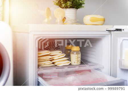 Frozen breast milk Frozen breast milk 99989791