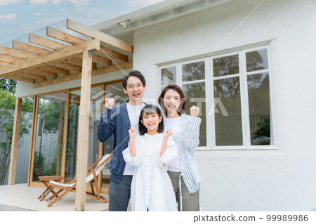 Parent and child family lawn smile guts pose Parent and child family lawn smile guts pose 99989986