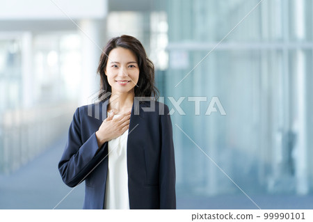 女人的西裝肖像 女人的西裝肖像 99990101