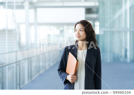 女人的西裝肖像 女人的西裝肖像 99990104