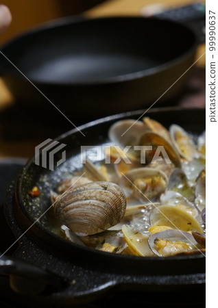 Steamed bamboo clam 99990637