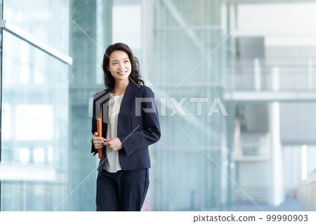 辦公室裡的女人照片 辦公室裡的女人照片 99990903