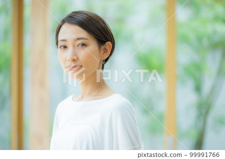 活著的女士 活著的女士 99991766