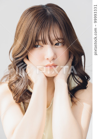 天生麗質的女人 天生麗質的女人 99993331